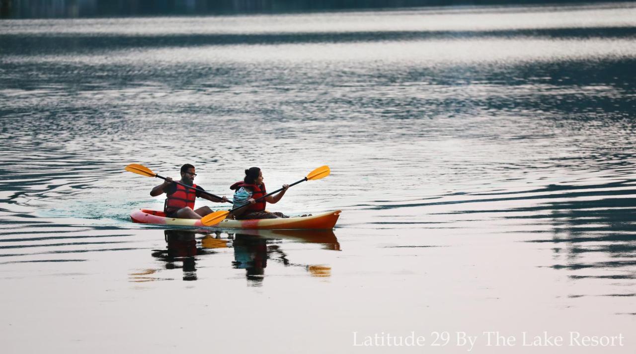 Latitude 29 By The Lake Resort Naukuchiatal エクステリア 写真